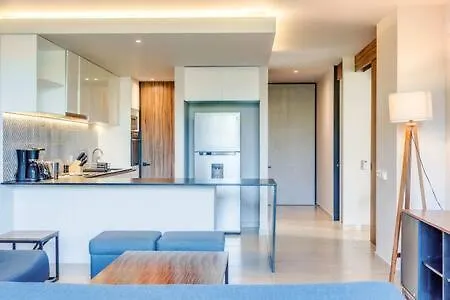 Captivating Rooftop Pool, Gym, Wifi L Free Parking Playa del Carmen 0*,