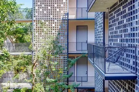 Captivating Rooftop Pool, Gym, Wifi L Free Parking Playa del Carmen Apartment