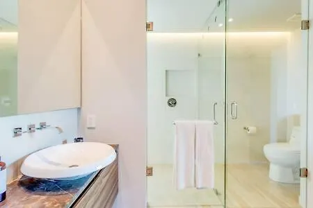 Captivating Rooftop Pool, Gym, Wifi L Free Parking Playa del Carmen 0*,