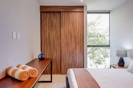 Captivating Rooftop Pool, Gym, Wifi L Free Parking Playa del Carmen Appartamento