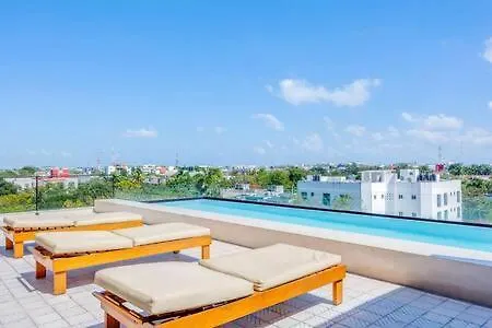 Captivating Rooftop Pool, Gym, Wifi L Free Parking Playa del Carmen 0*,  Messico