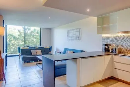 Captivating Rooftop Pool, Gym, Wifi L Free Parking Playa del Carmen 0*,