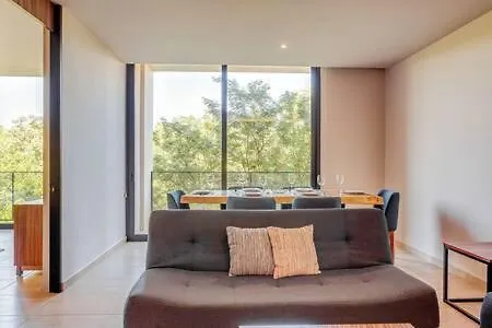 Captivating Rooftop Pool, Gym, Wifi L Free Parking Playa del Carmen Appartamento