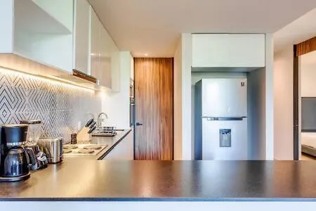 Appartamento Captivating Rooftop Pool, Gym, Wifi L Free Parking Playa del Carmen Messico